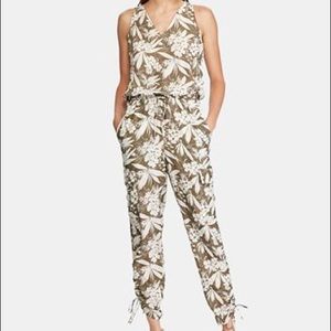 - LAUREN by Ralph Lauren V Neck Foliage Jumpsuit